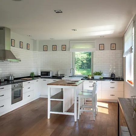 Villa Dr Irena Eris Wzgorza Dylewskie - Siedliska *