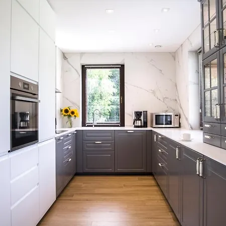 Dr Irena Eris Wzgorza Dylewskie - Siedliska Villa